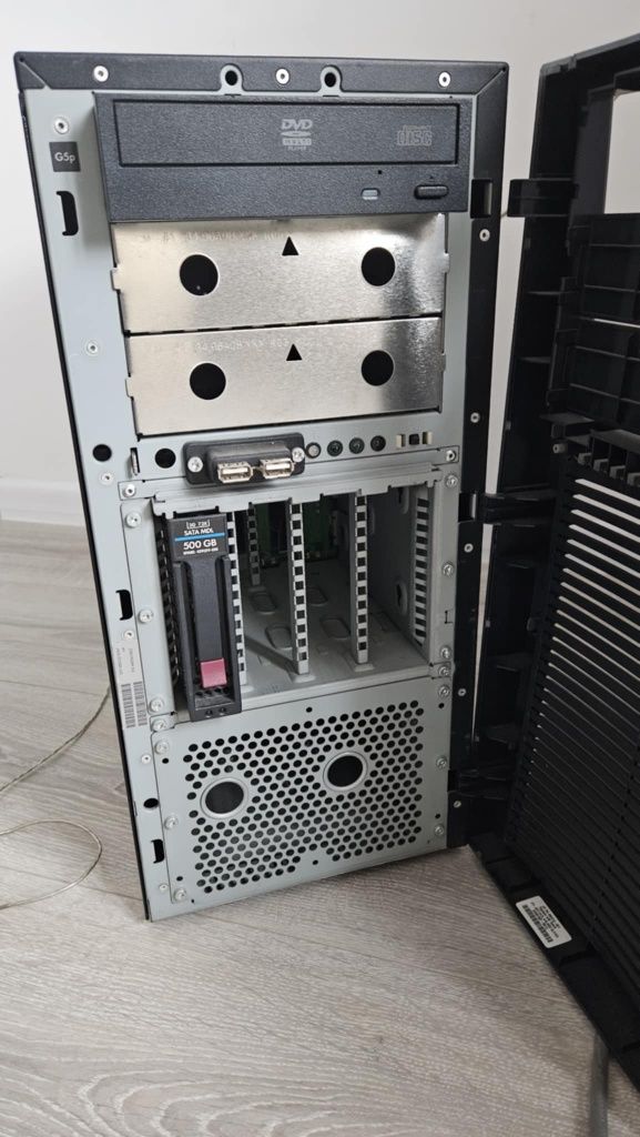 Serwer HP ML310 5p komputer dwa zasilacze dysk HDD