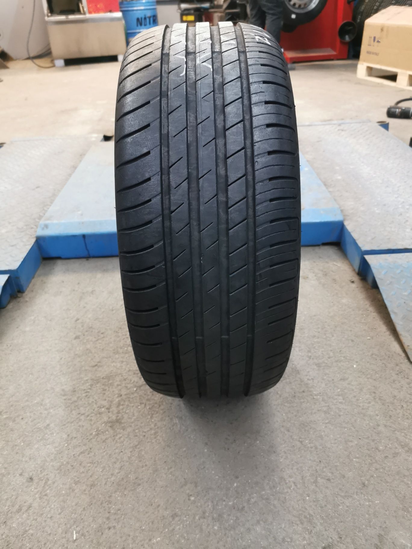 Opona 225/50R17 94W Goodyear EFFICIENT GRIP PERFORMANC 6,5mm 2018r #42