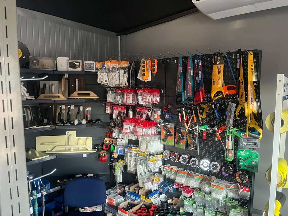 Стелажі, каси та холодильники для магазинів. Гранти на торгове обладн.