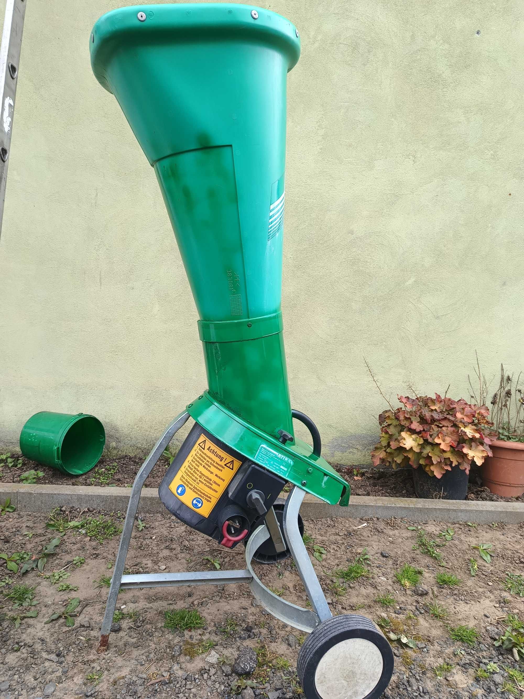 Rozdrabniacz do gałęzi  230 volt,2,300 wat
