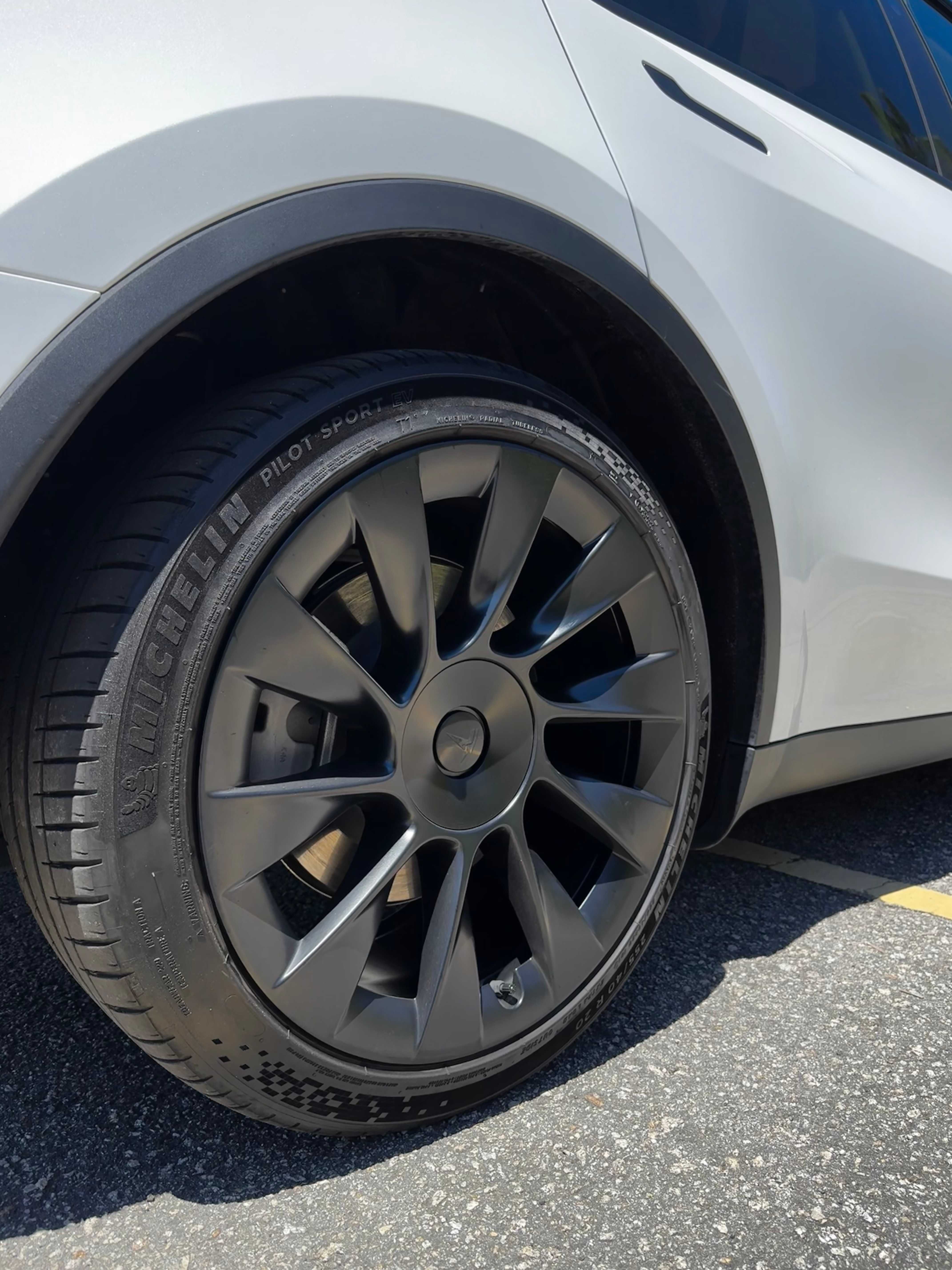 Tesla Y  RWD 2023
