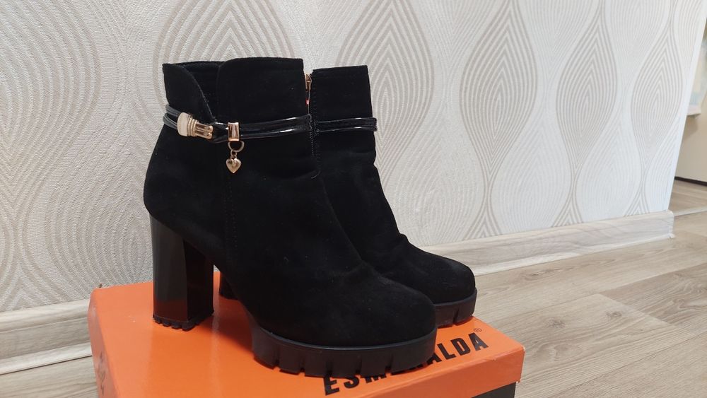 Ботінки жіночі, р.39