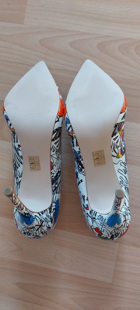 Nowe szpilki GUESS oryginalne