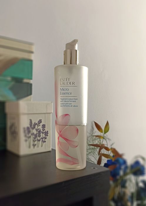 Estee Lauder Micro Essence Sakura