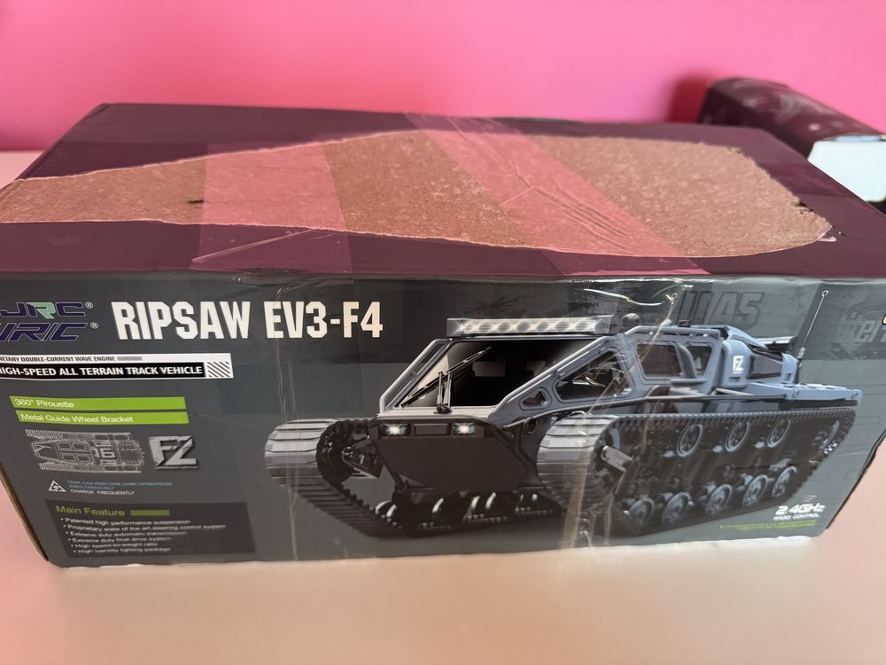 Zdalnie Sterowany Pojazd Terenowy Ripsaw EV3-F4