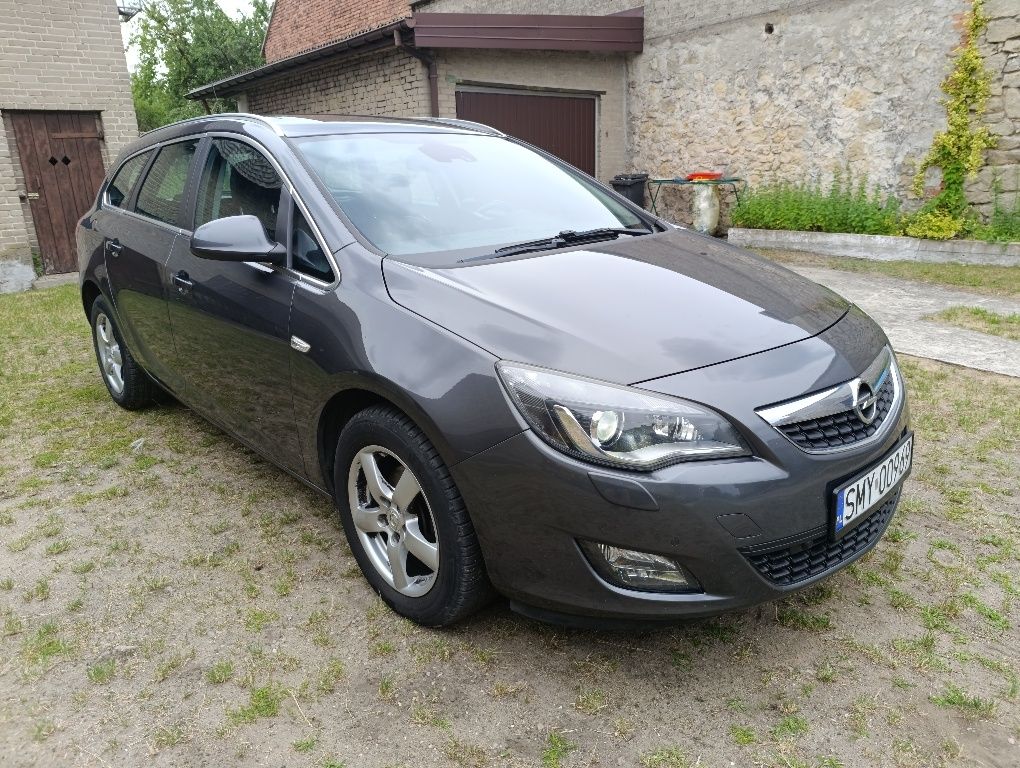 Opel Astra COSMO 2012r. Bezwypadkowy,  bi-xenon, stan bdb