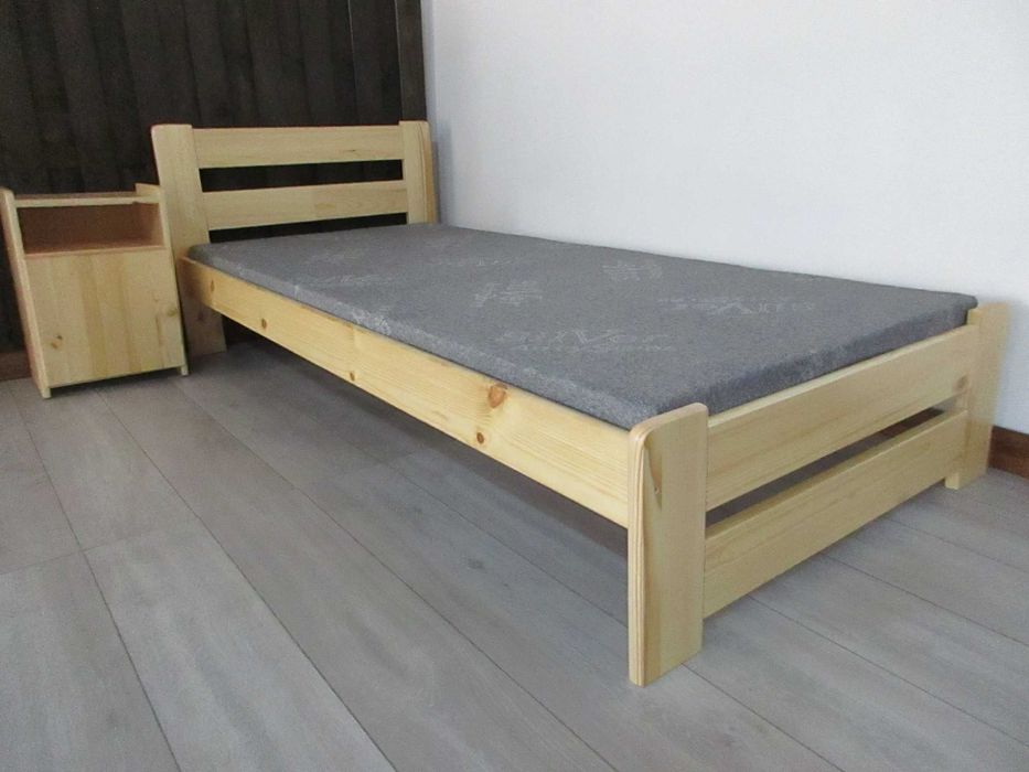 Łóżko drewniane 140x200 lakierowane z materacem