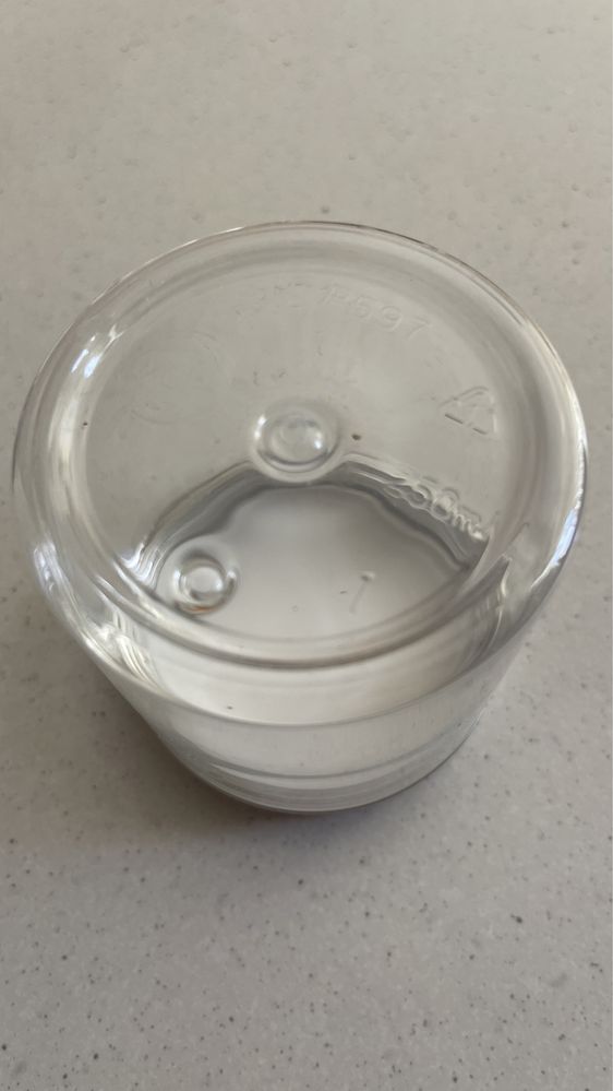 Plastikowe słoiki z zakrętkami 250ml