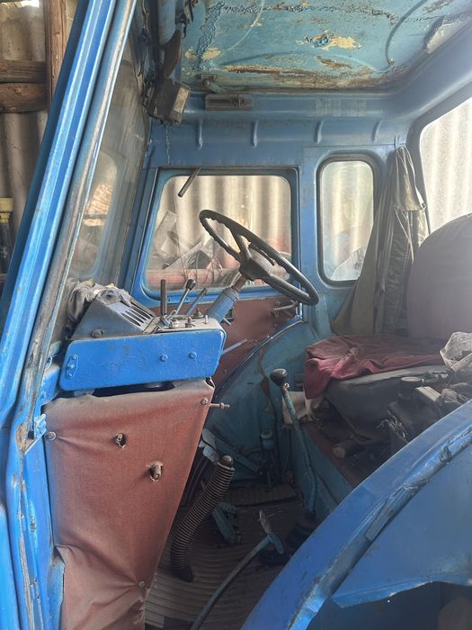 Трактор МТЗ-80 в робочому стані