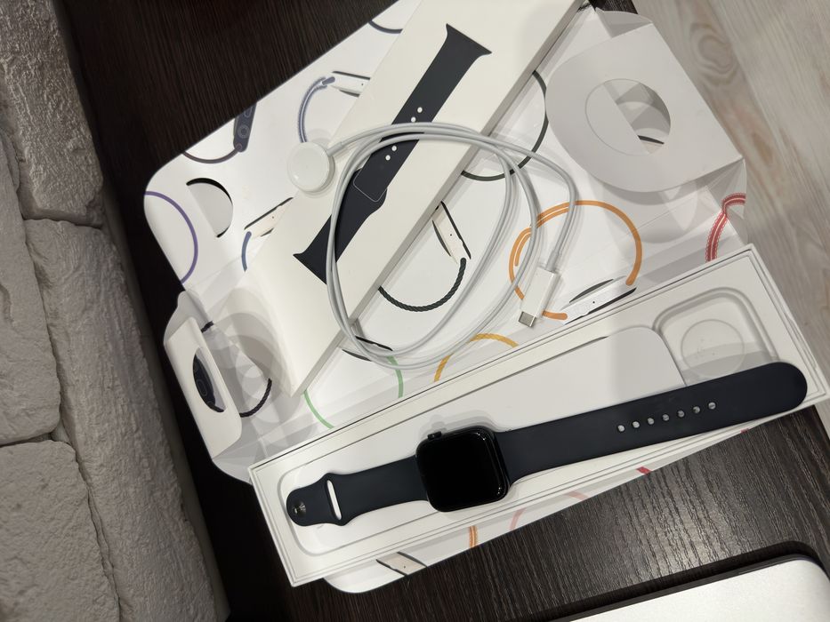 Apple Watch SE 2 2023