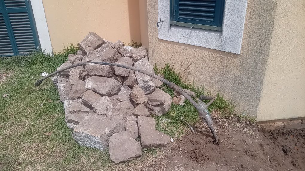 Demolições e remoção de entulhos