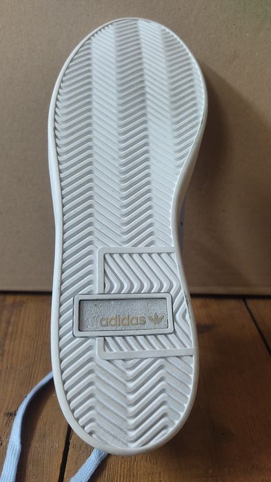 Жіночі кросівки Adidas Sleek Super W