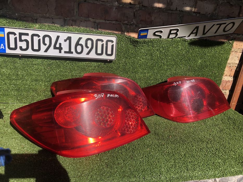 Фонарі задні стоп лівий пежо 307 дорестайлінг рестайлінг peugeot 307