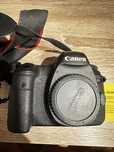Canon 6 D ,plus nowa bateria ,niski przebieg