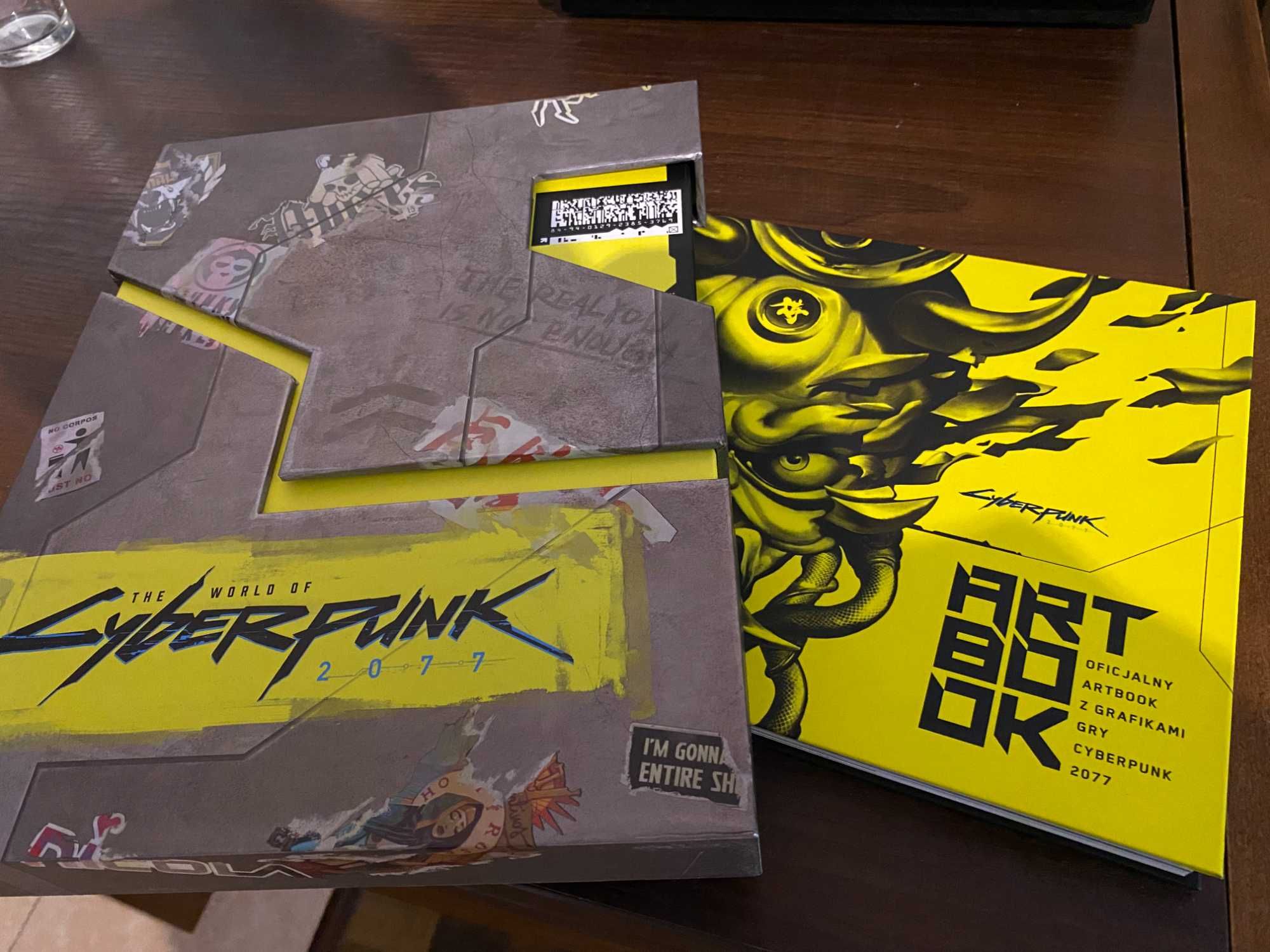deluxe world of cyberpunk 2077 + artbook zestaw
