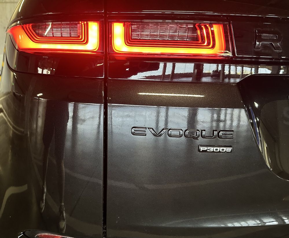 Range Rover Evoque P300e R-Dynamique HSE-AWD