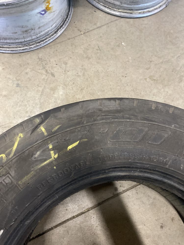 Opony cieżarowe 7.5 tony pirelli st-01 215/75r17,5 dwie sztuki wysylam