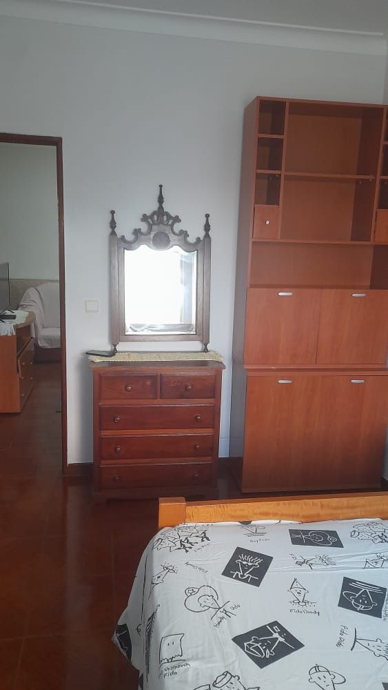 Quarto disponivel para mulher