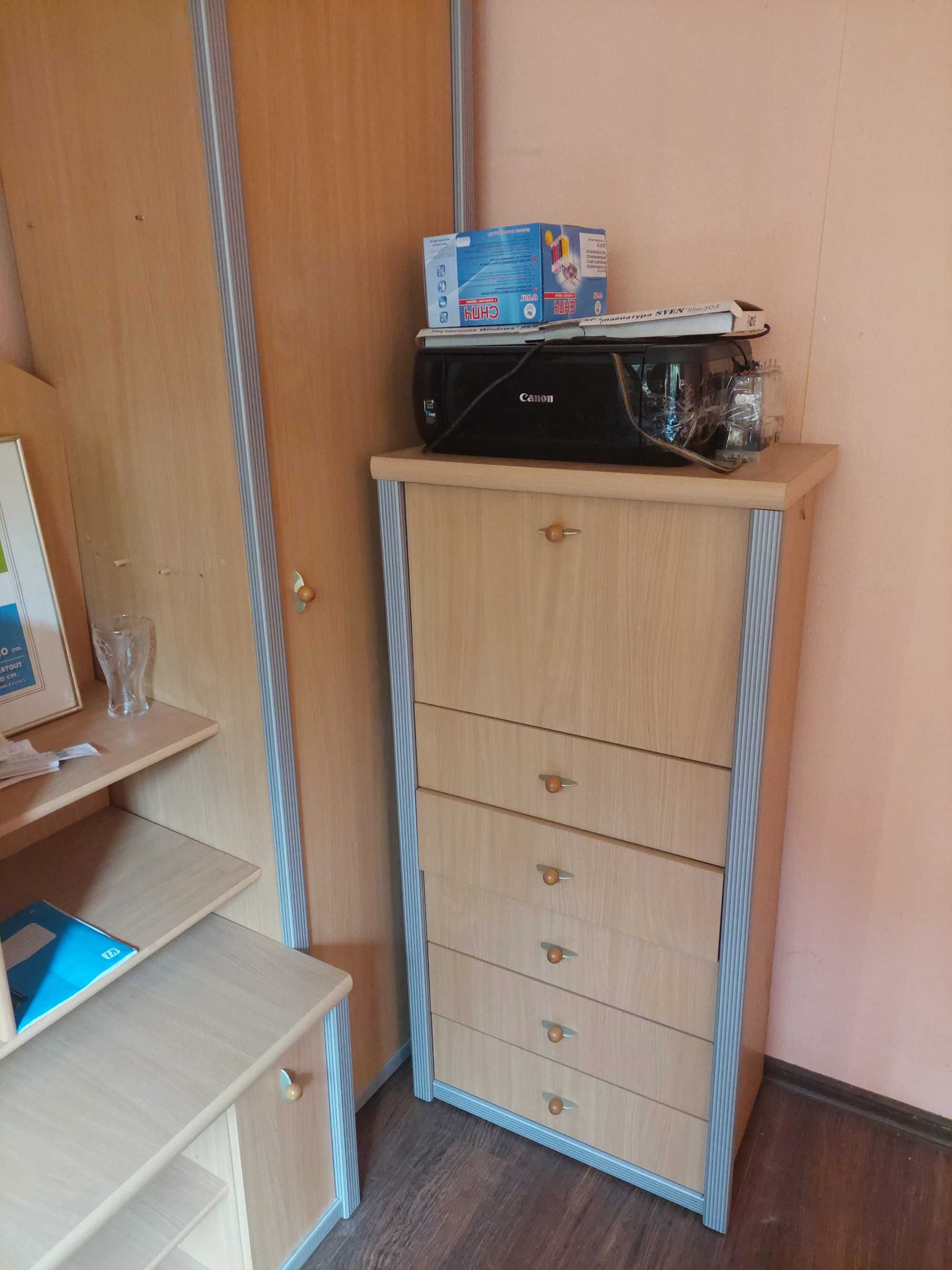 Продам стенку для вітальні