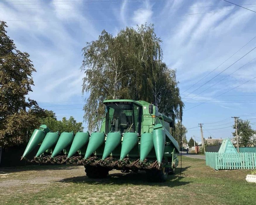 Комбайн John Deere 9500