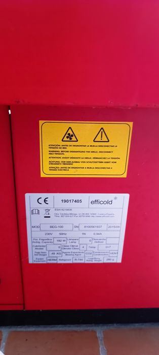 Arca Frigorífica da Coca Cola
Excelente peça da famosa marca
P