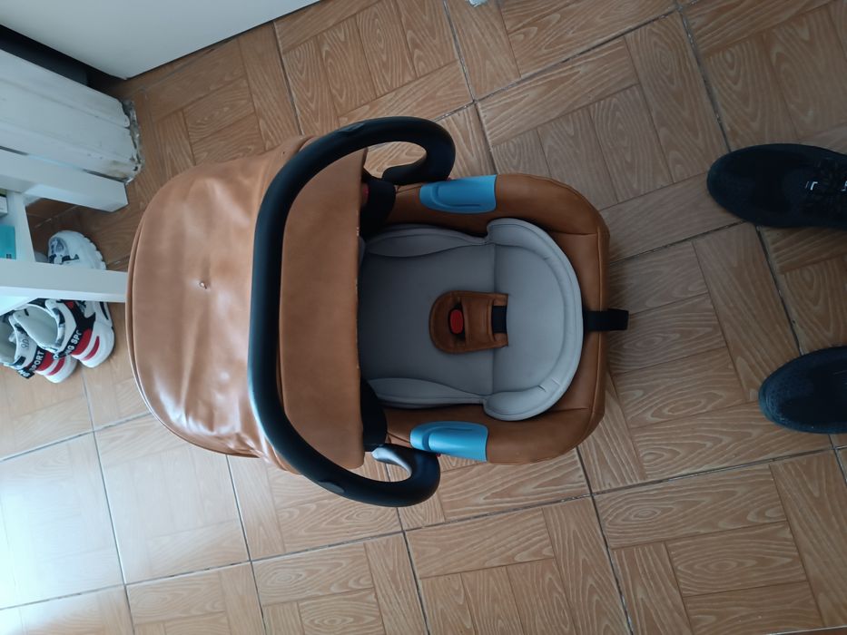 Bebê conforto carro