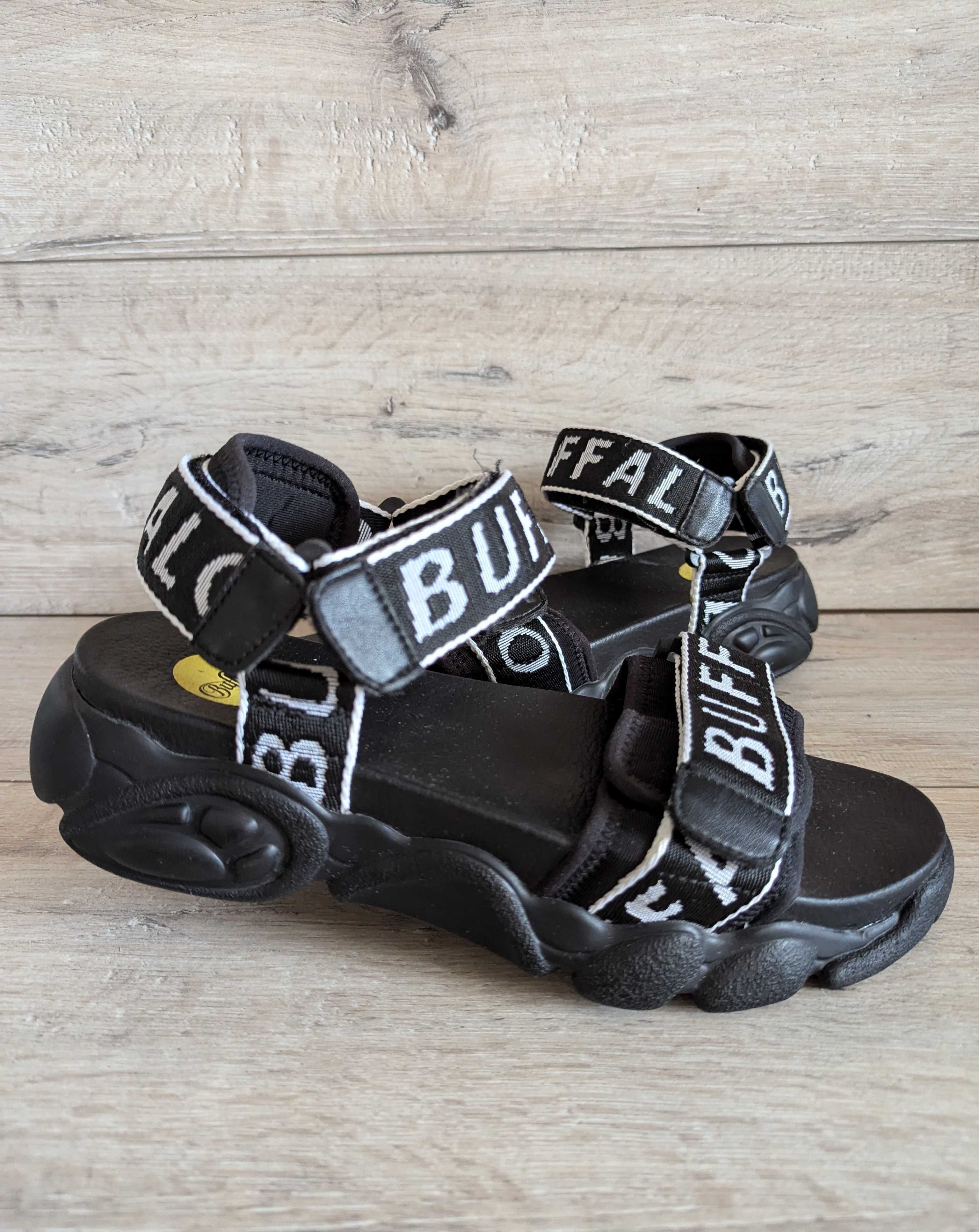 Босоножки на высокой платформе Buffalo 39-40 р 25,5 см на липучках