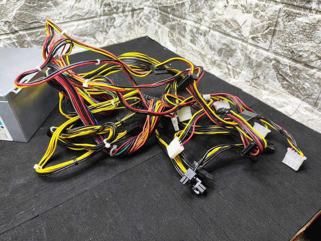 Блок живлення Seasonic SSP-650RT 650W Gold(з виходом на відеокарту)