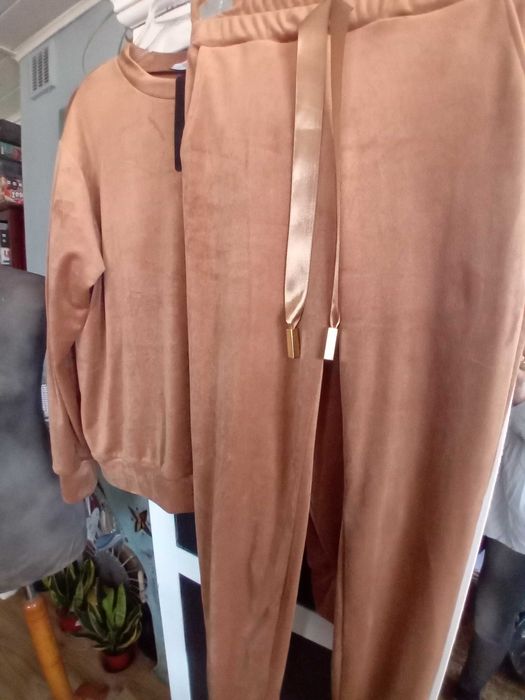 Dres welurowy la blanche