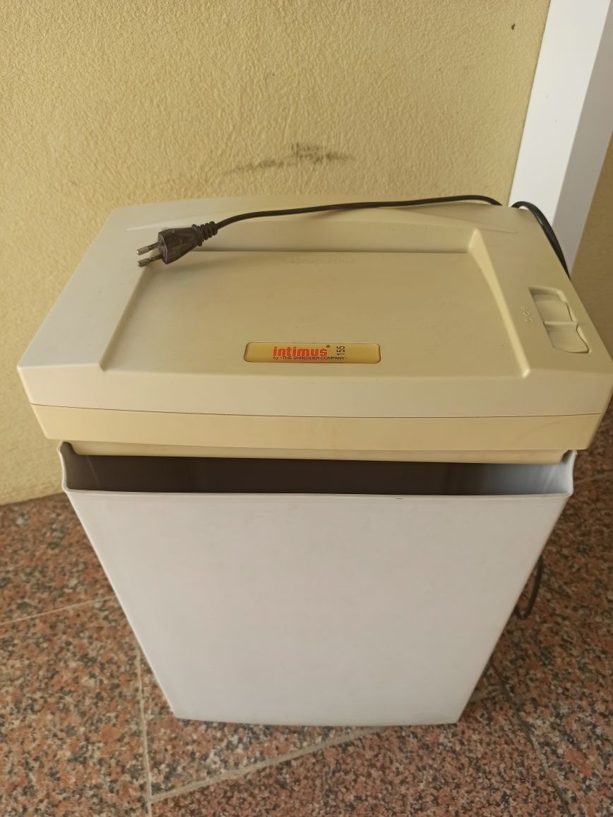 Vendo torturador de papel