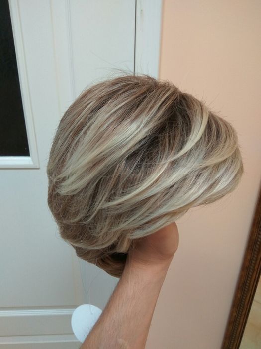 Peruka blond krótka