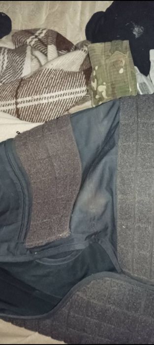 плитоноска сoolmax черного цвета. Носится как желетка под пиджак