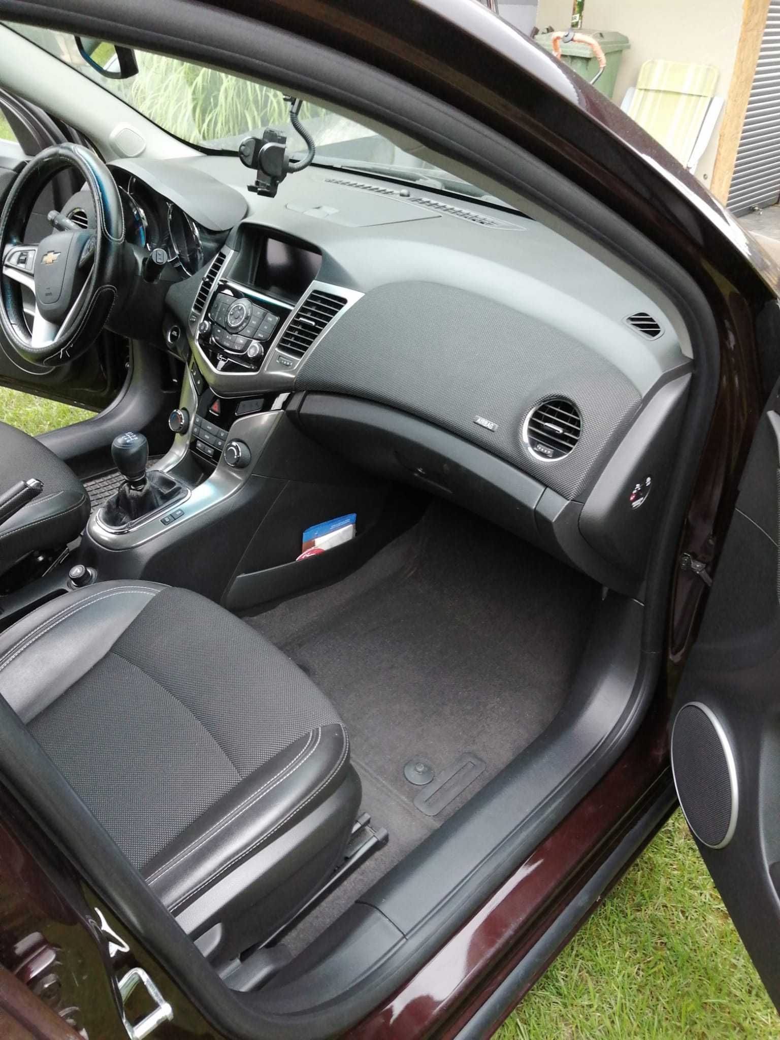 Chevrolet Cruze kombi w super stanie.