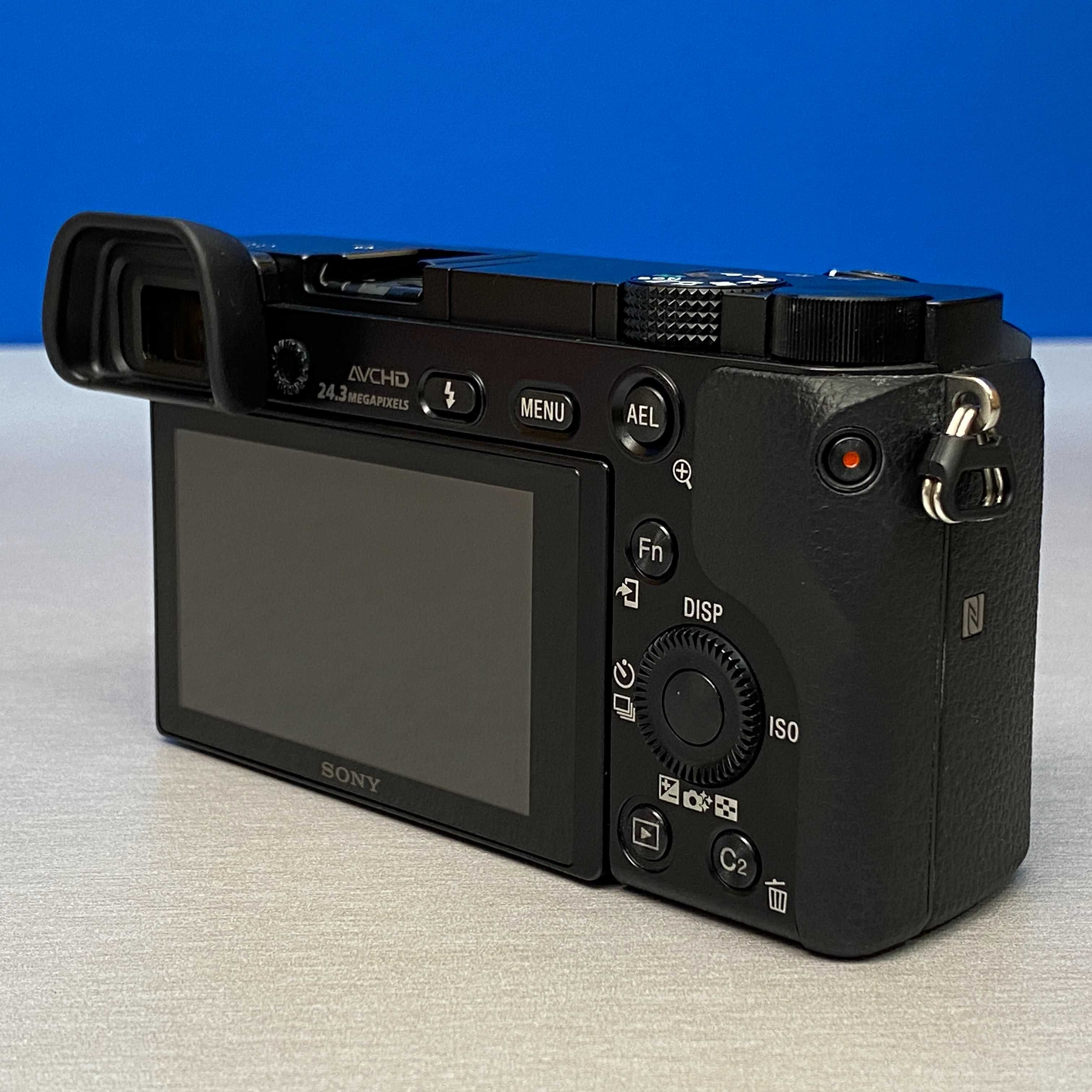 Sony Alpha A6000 (Corpo) - 24.3MP