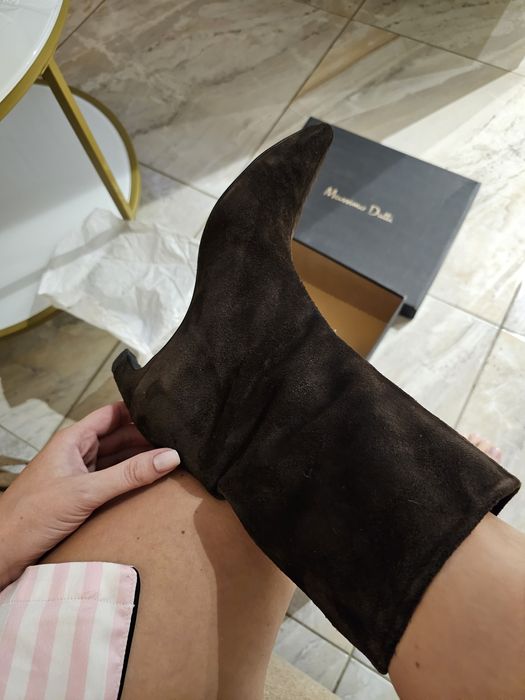 38 Massimo Dutti замшеві чоботи ботильйони з нової колекції