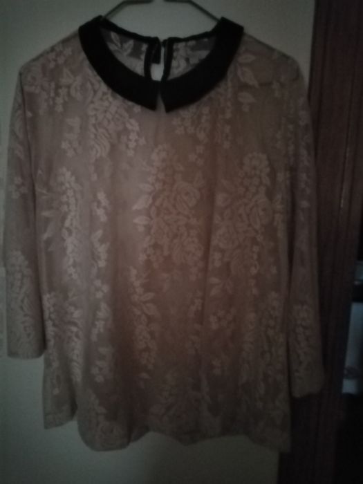 Blusa arrendada cor pérola