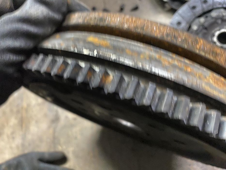 Маховик двохмасовий Тойота Авенсис т25 2.2 d-cat 177 л.с.2.2 сцепление