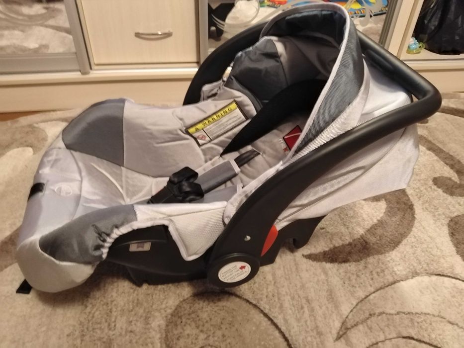 Автолюлька, переноска дитяча. В доброму стані.