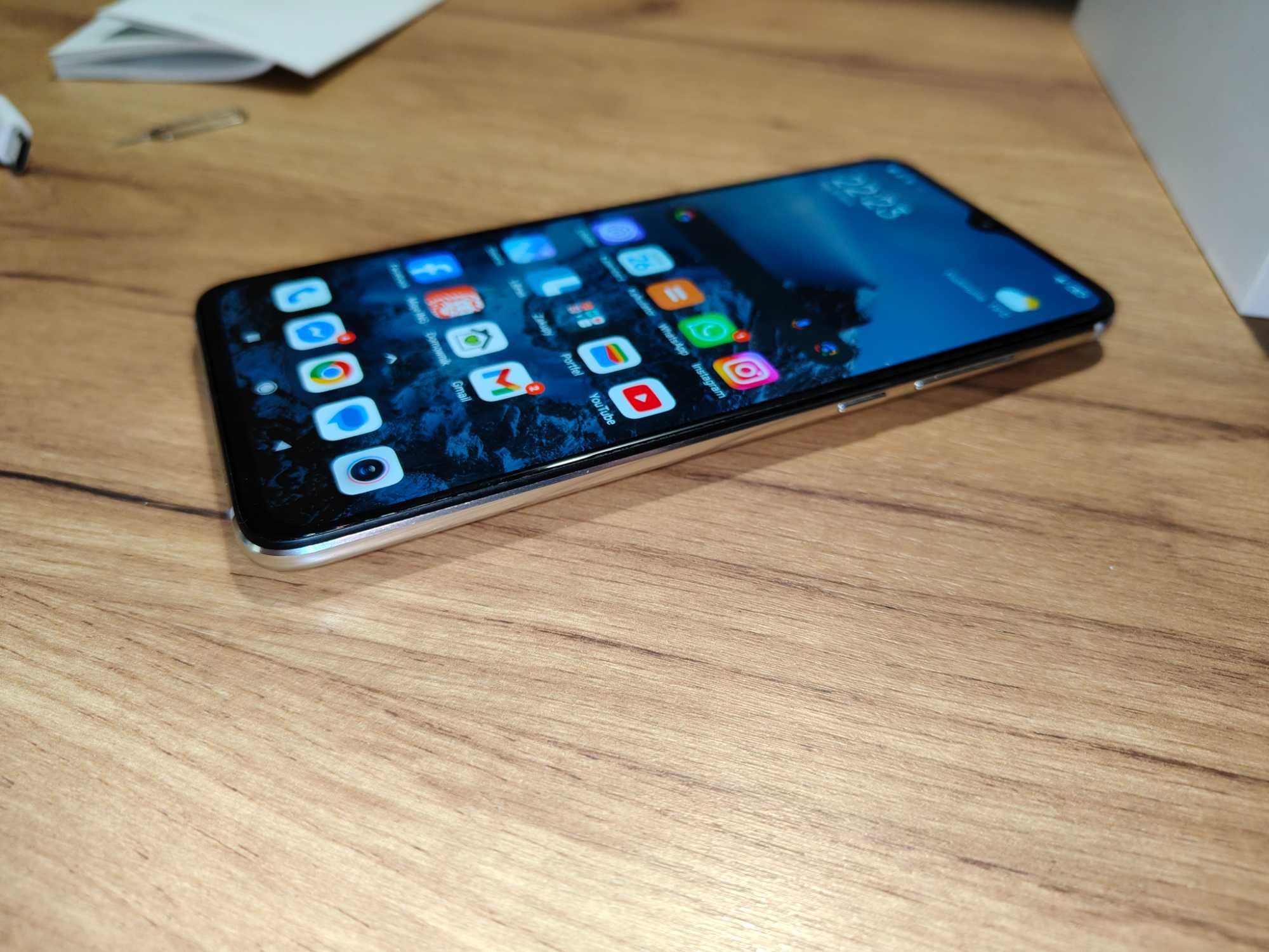 Xiaomi Mi 9 lite 6GB / 128GB Pearl White stan bdb