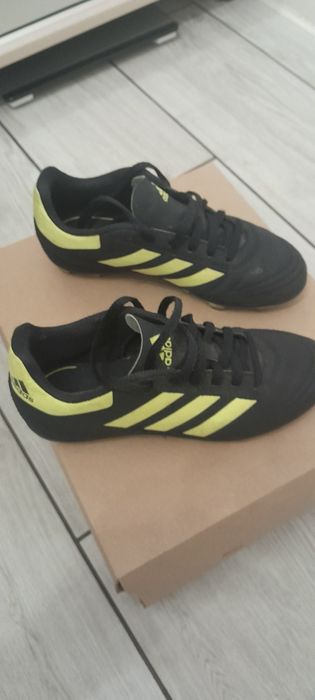 Футбольні дитячі бутси адідас