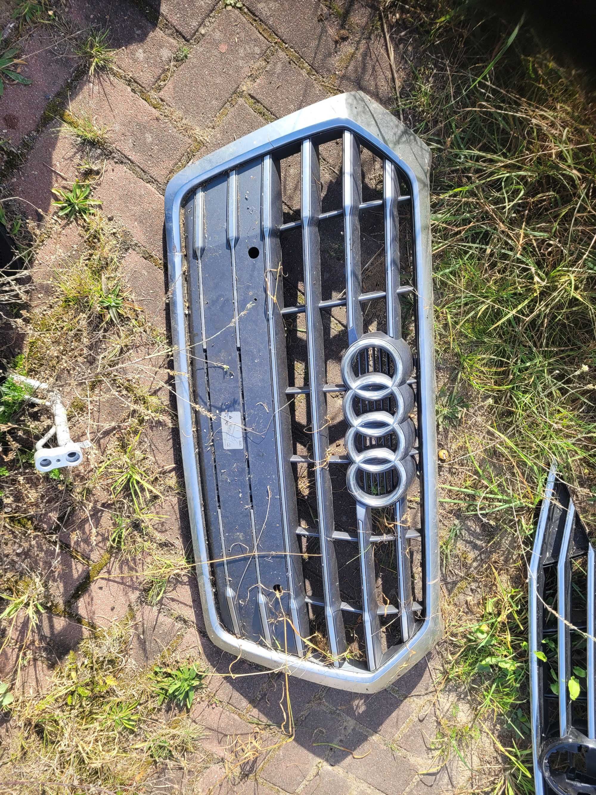 Grill -Atrapa przednia Audi Q5 S-LINE