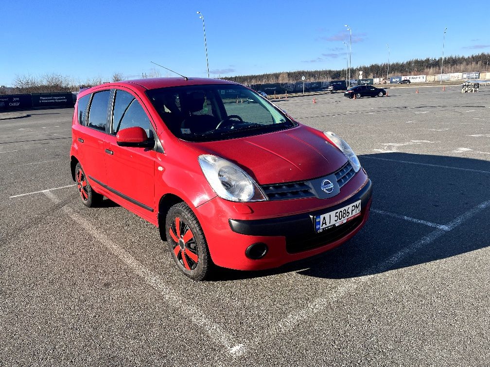 Nissan Note 1.6 автомат