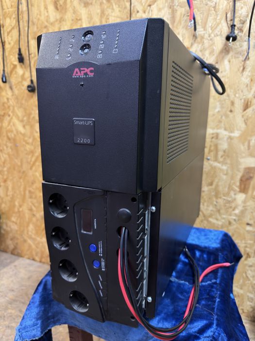 APC Smart-UPS 2200