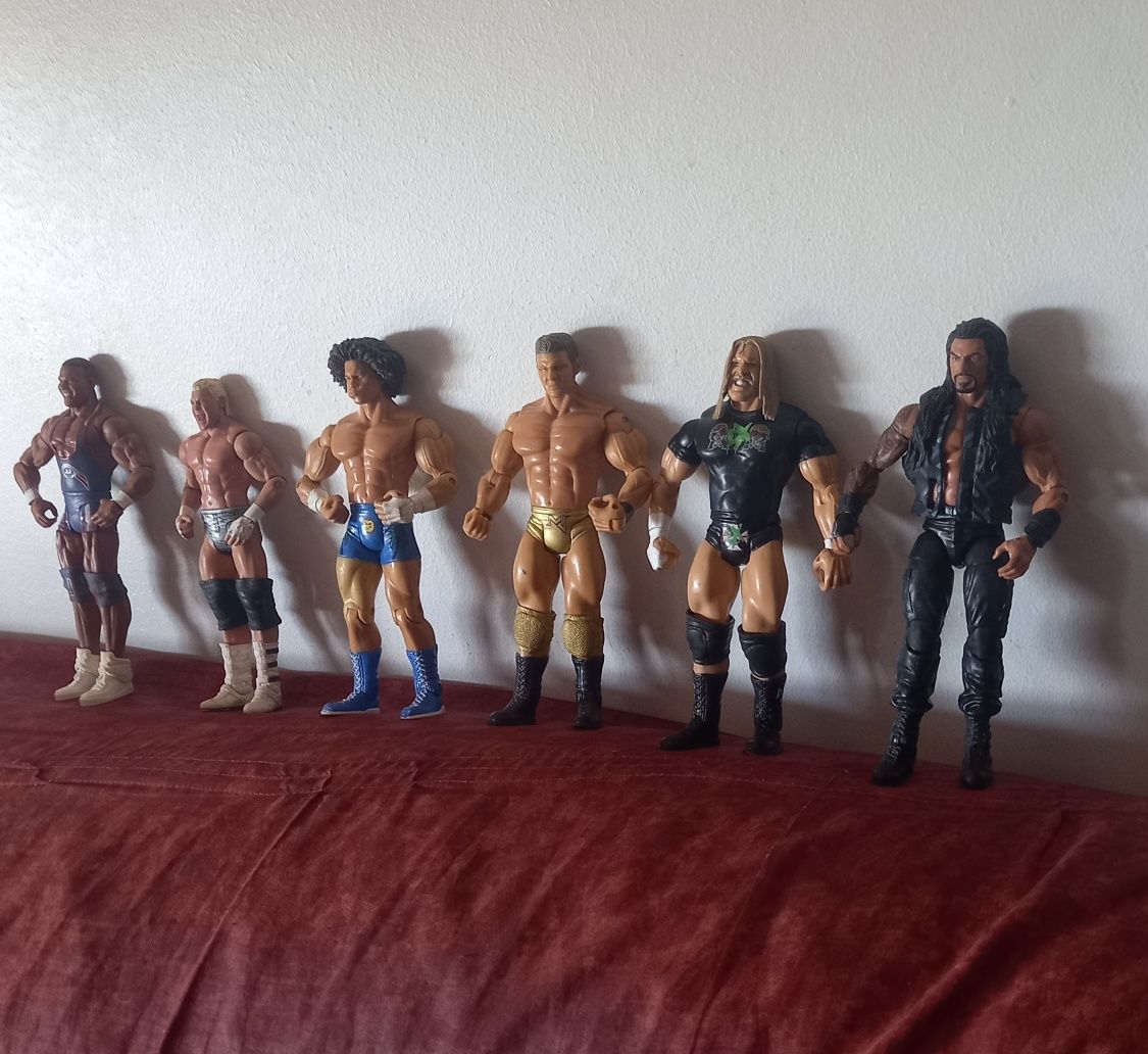 Conjunto 6 bonecos WWE (usados)