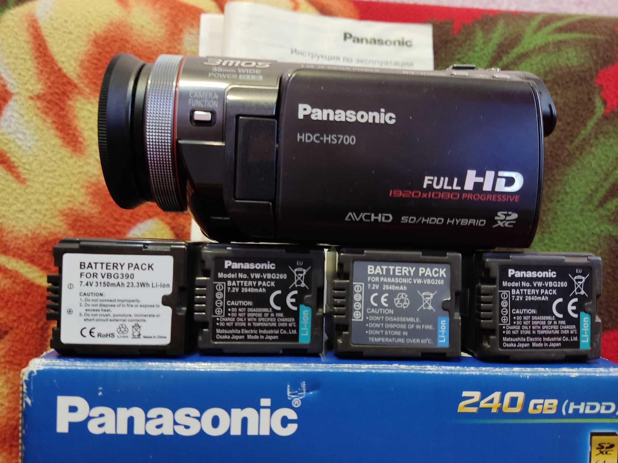 Відеокамера Panasonic HDC-HS700,