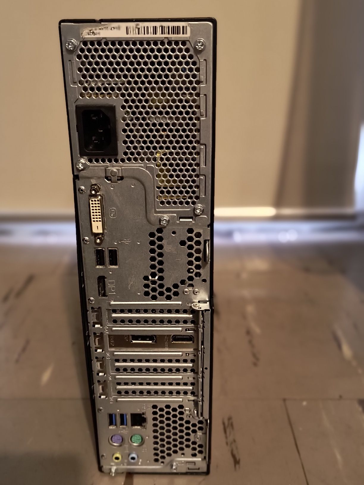 Fujitsu Esprimo D556 SFF | GeForce GT 1030 4GB | 256 GB NVMe | 1 TB HD