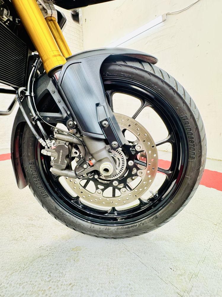 Мотоцикл Suzuki V-Strom 1000 в оригіналі з Японії