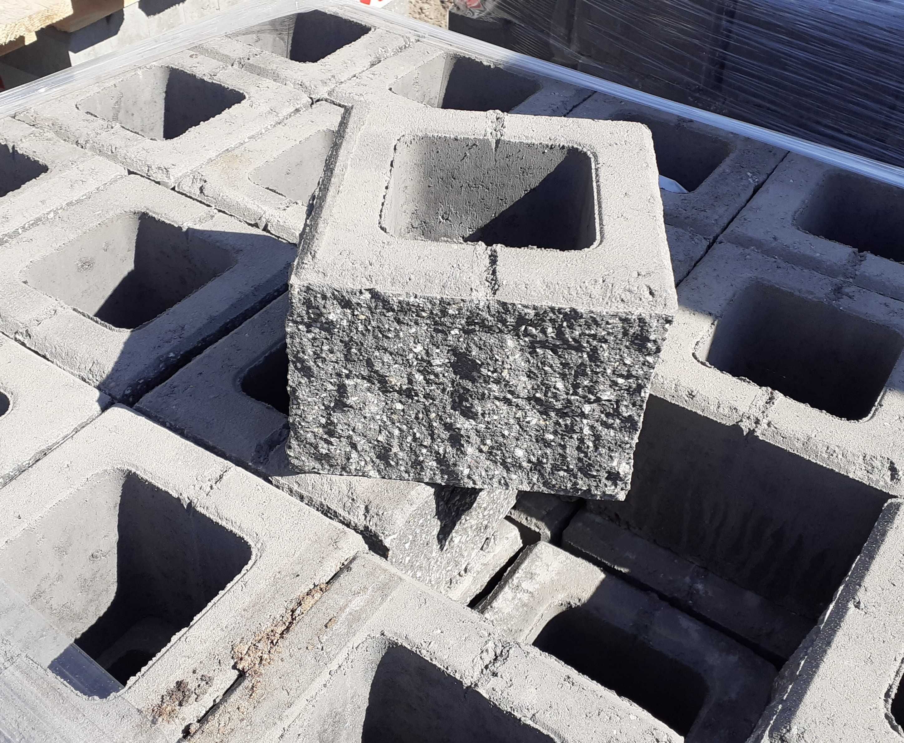 Pustak Ogrodzeniowy Split 19x19x14 Libet II gatunek