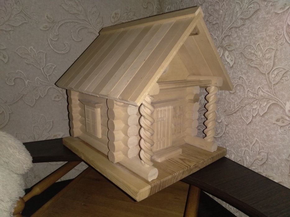 Годівничка. Будиночок для птахів