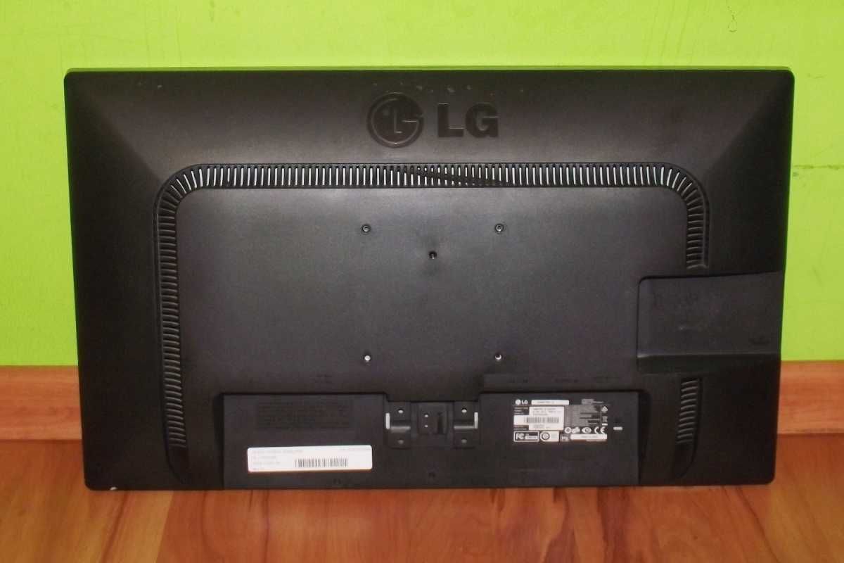 Panel LED IPS 24" z monitora LG 24MB37PM - uszkodzona matryca